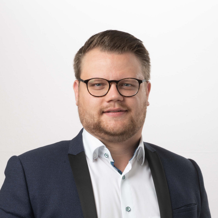 Fabian M. Grau
